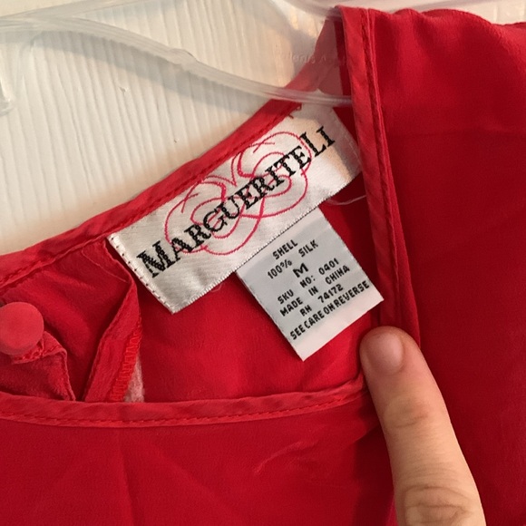 blouse - Picture 2 of 3